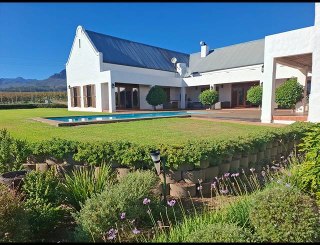 10HA FARM FOR SALE IN STELLENBOSCH FARMS